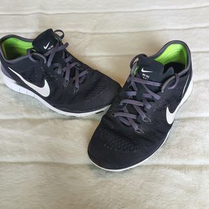 Nike Free TR Fit 5 Shoes Womens Size 6 Black  Athletic Mesh Running Sneakers.